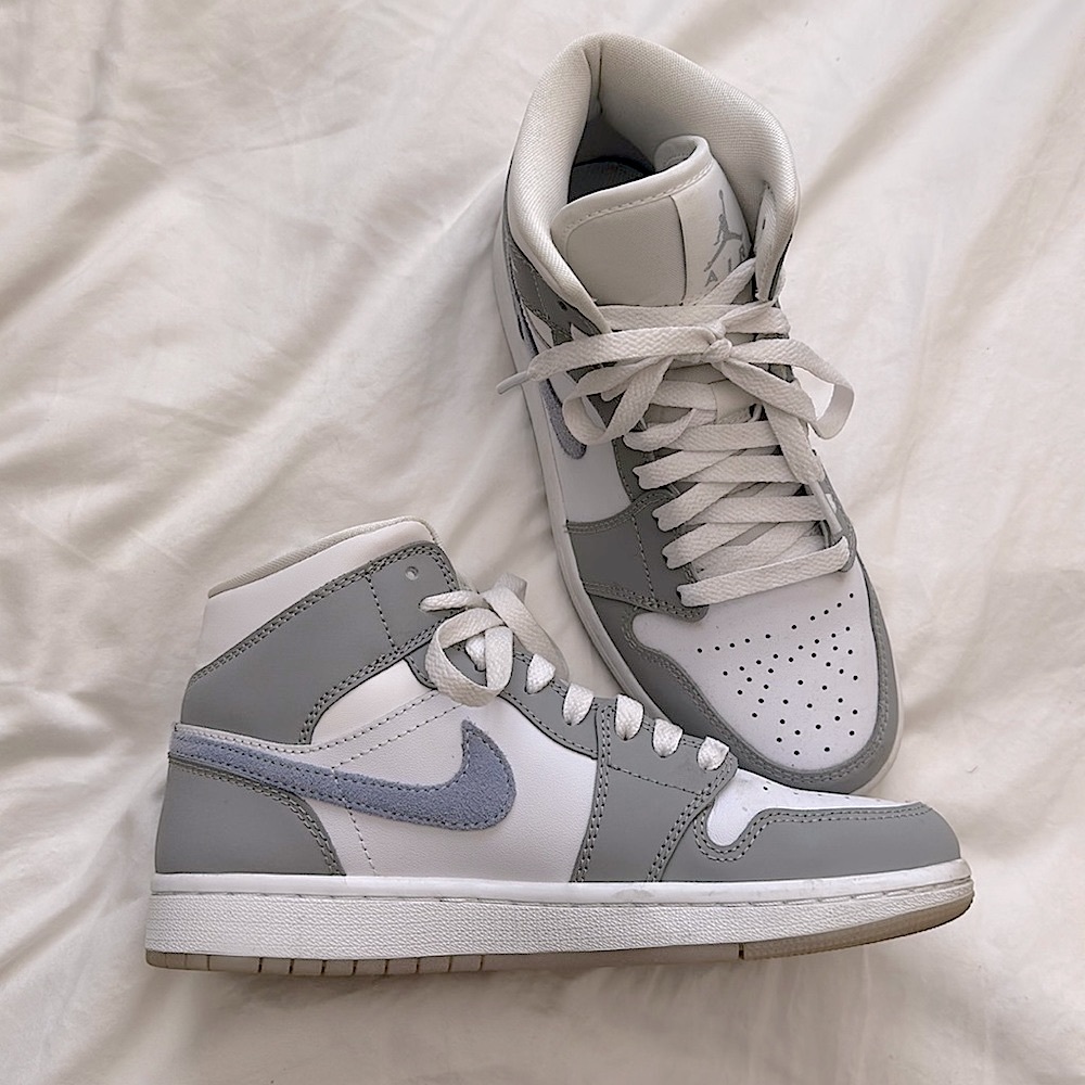 NIKE AIR JORDAN 1 MID